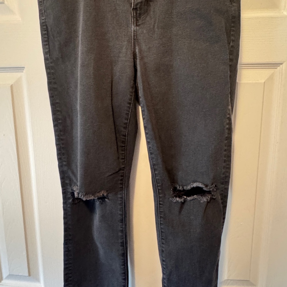 Women's Distressed Black Jeans
